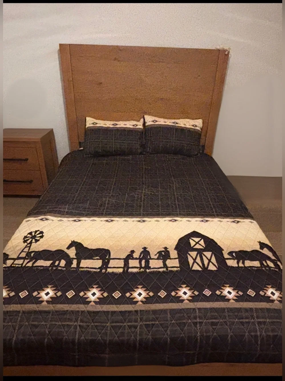 Rustic Western Black and Cream Quilt Set